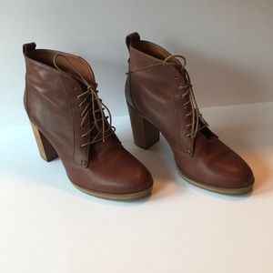 Heeled boots